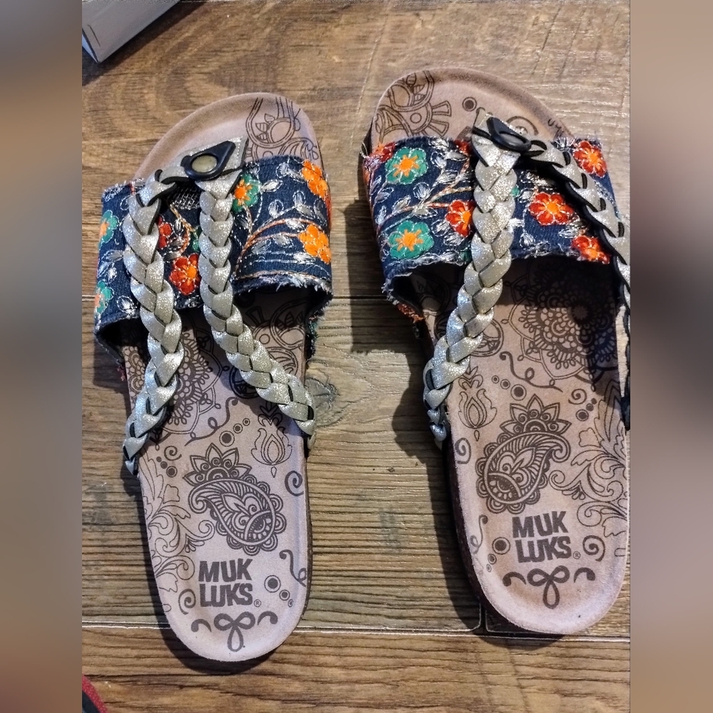 MUK LUKS sandals NEW IN BOX